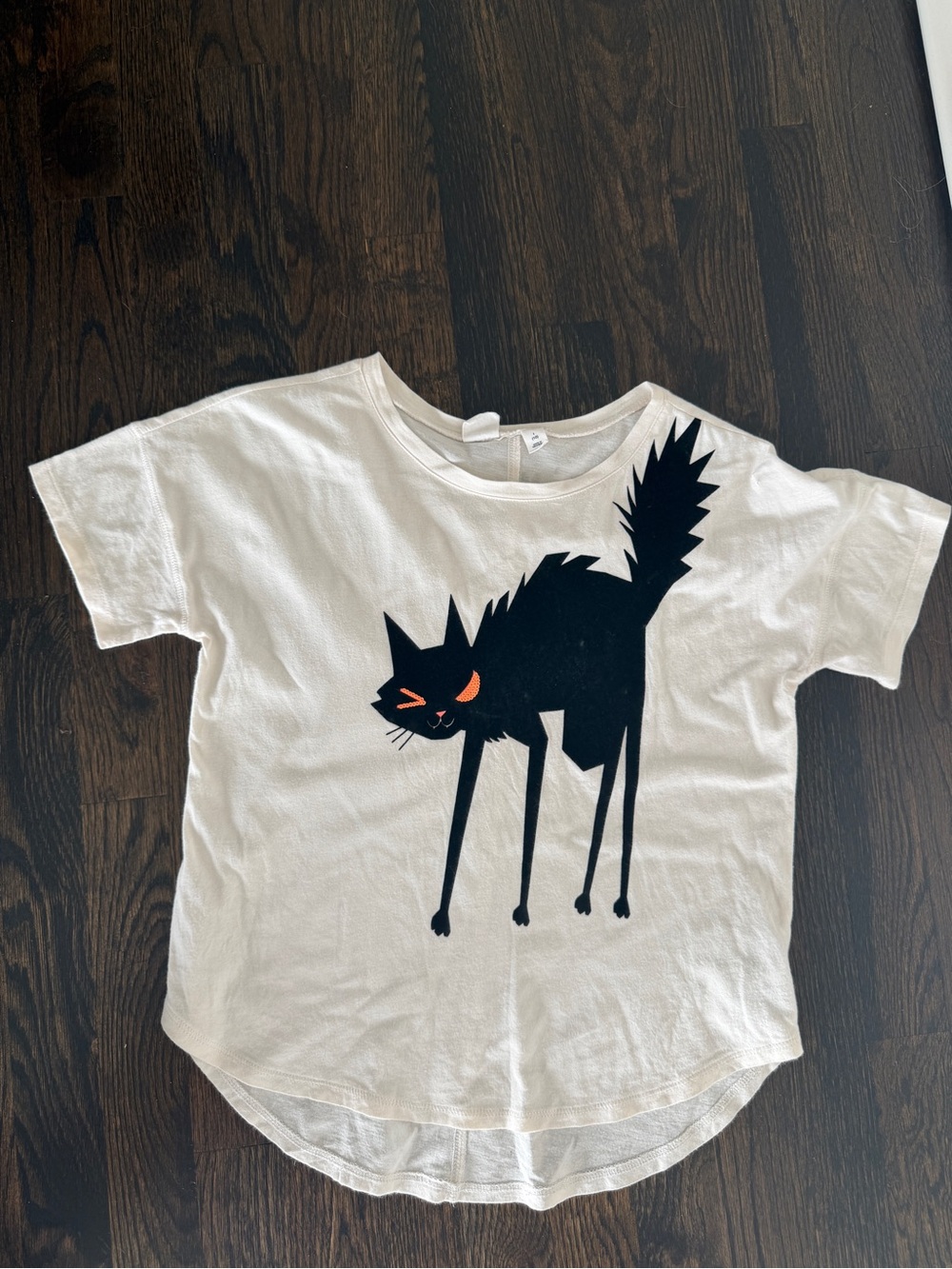 GAP White Short-Sleeve Tee with Black Cat and Orange Eye Textured Cat